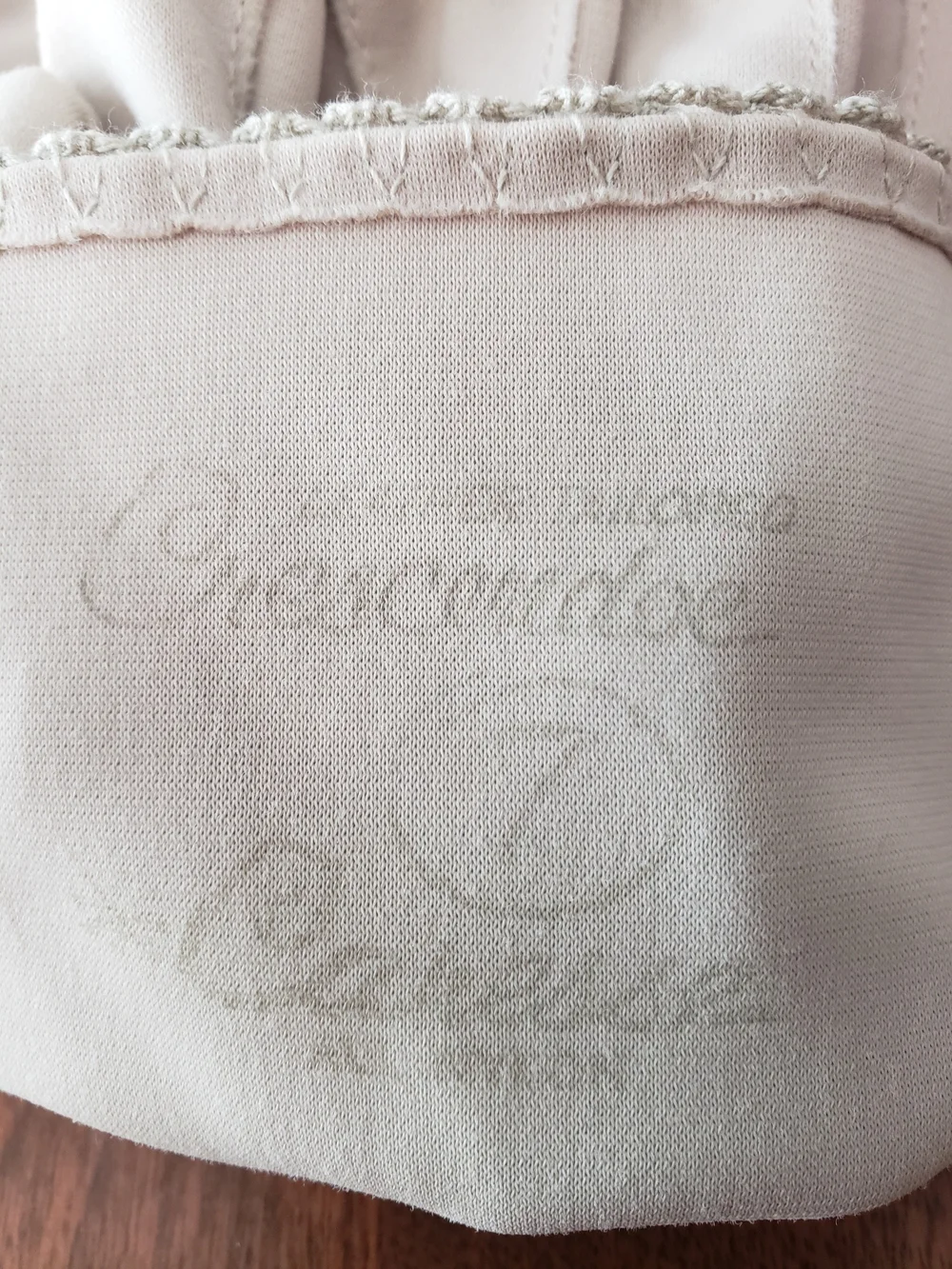 Vtg Crescendoe Caresse Ivory/Cream Wrist Gloves with Scallop Trim Size: 7 (S)
